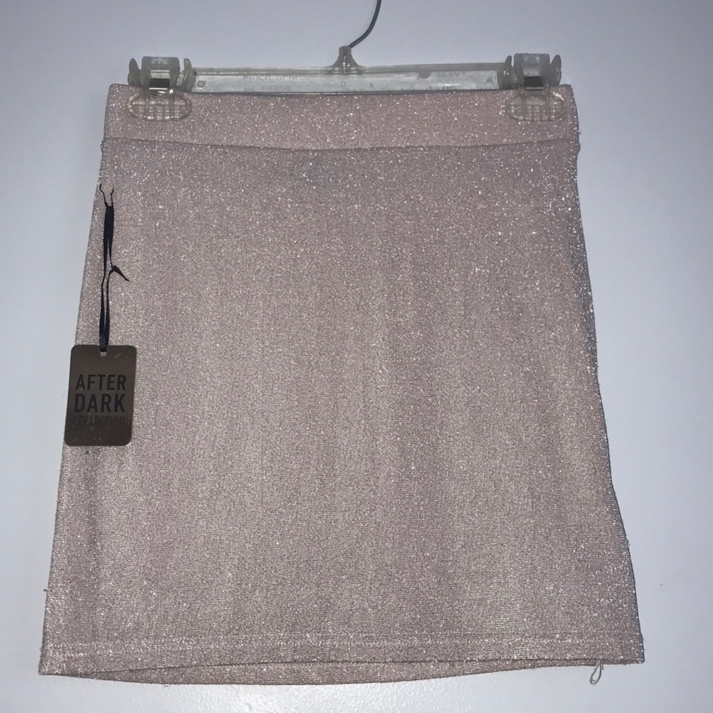 Sparkly light pink skirt - Picture 1 of 4